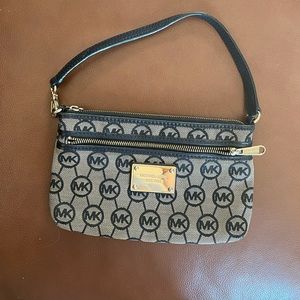 MICHAEL Kors Iconic logo wristlet